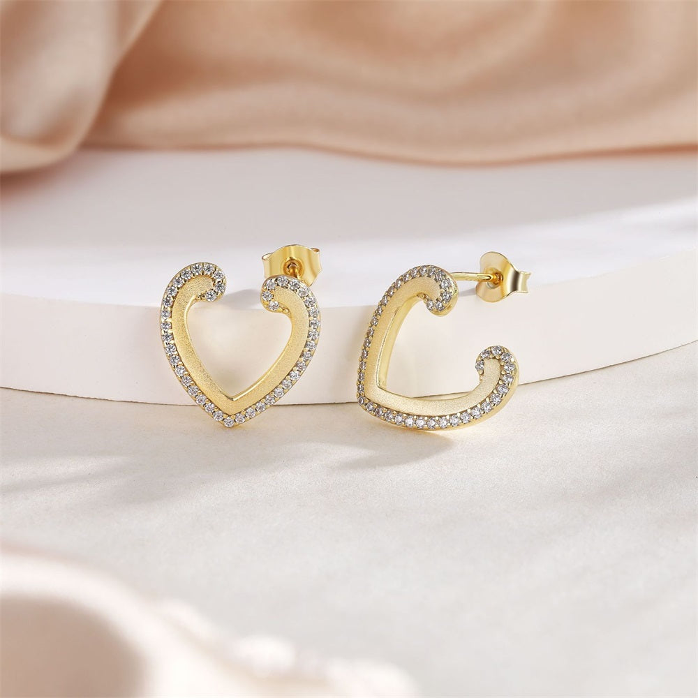 S925 Pure Silver Fashion Heart-shaped Love Stud Earrings